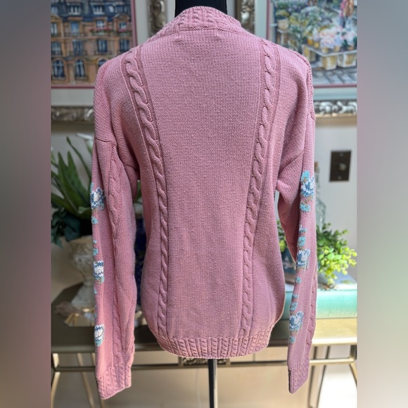 VTG IZOD CLUB HAND EMBROIDERED BLUE & PINK CROCHETED COTTAGE CORE SWEATER SZ S - Picture 5 of 11